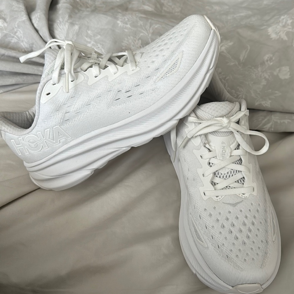 Hoka Clifton 9